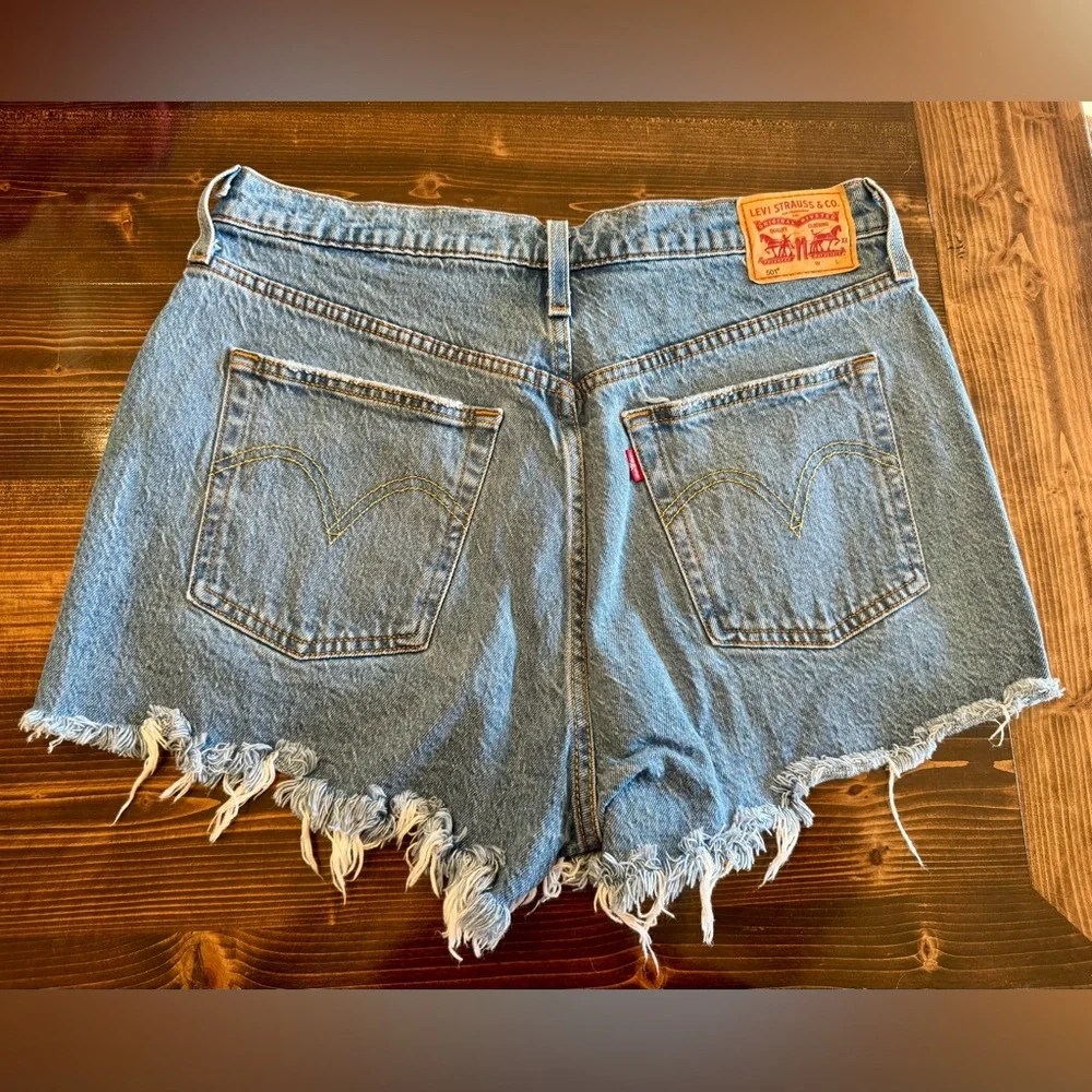 Levi's 501 Premium Medium Blue Distressed Frayed Hem Denim‎ Shorts 32” Waist